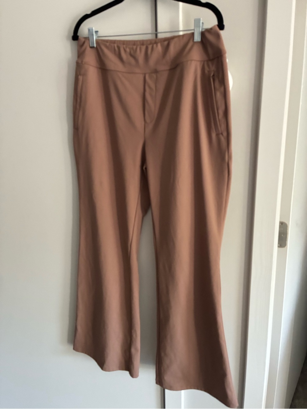 Women’s Pull-On Pants - Tan